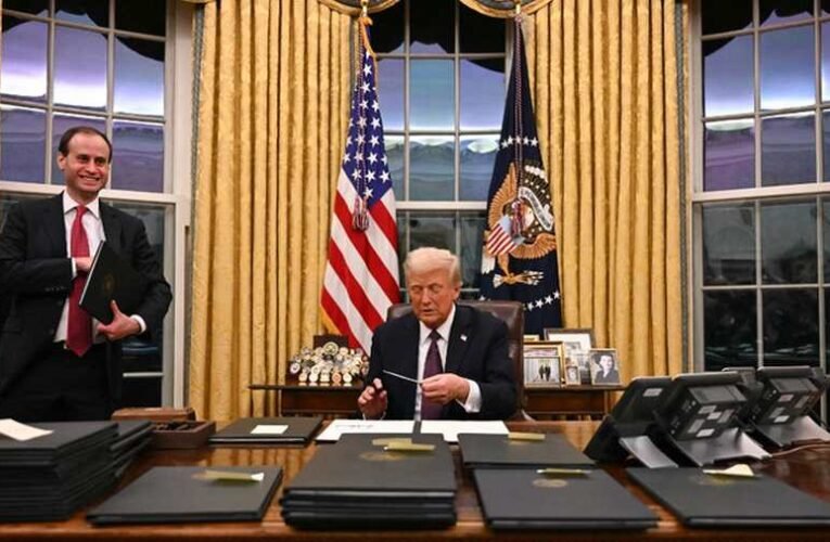 Tisztogatás a Fehér Házban