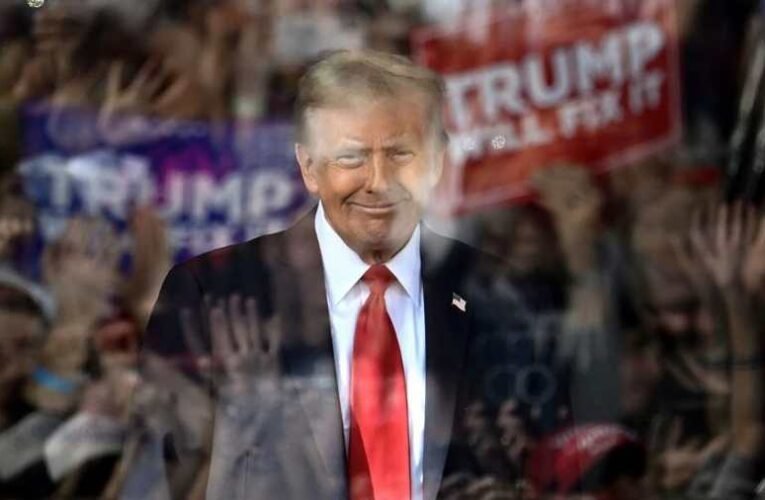 A szakadék felé menetelő, Trumpnak tapsoló birkanyájak…