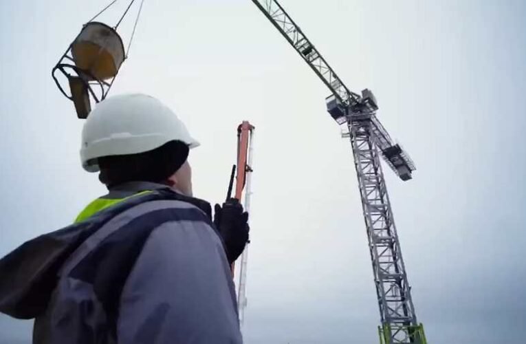 Ugyan folyik a háború, de zajlik már az újjáépítés is – Tamás jelenti a Krímből