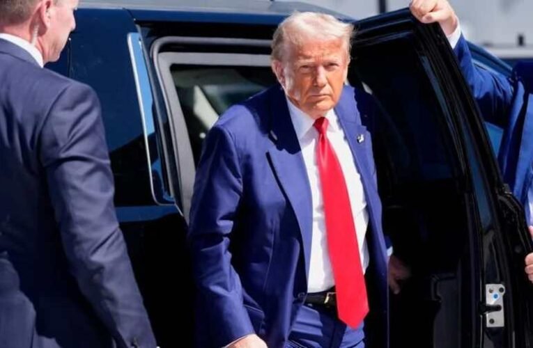 Trump felfüggesztette az összes külföldre irányuló támogatást