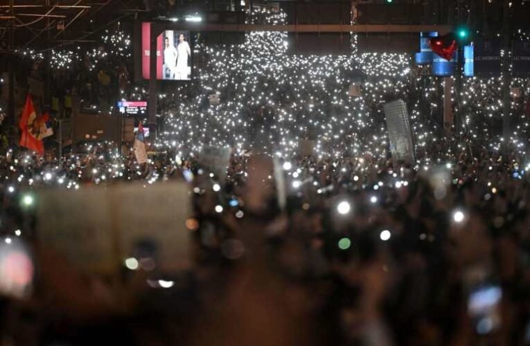 Horváth József: Tanuljunk abból, ami Belgrádban és Pozsonyban történik!
