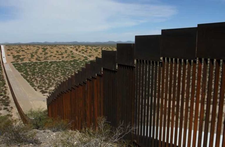 Túrázókra lőttek mexikói fegyveresek a határ mellett