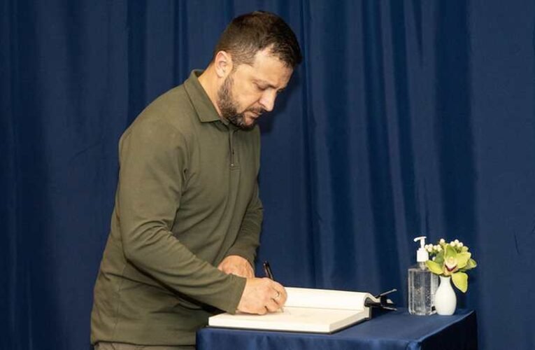 Putyin: Zelenszkijnek semmilyen egyezmény aláírására sincs legitimitása