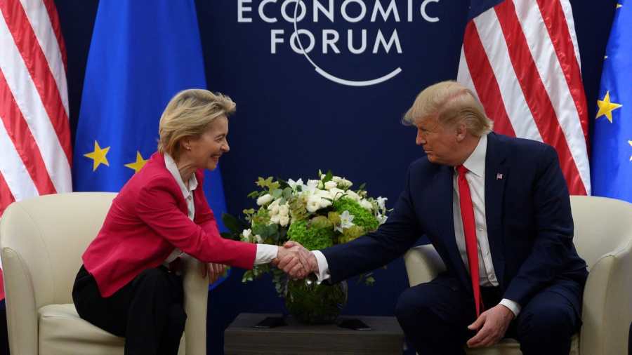 Kiemelt képen: Ursula von der Leyen és Donald Trump / Fotó: JIM WATSON / AFP