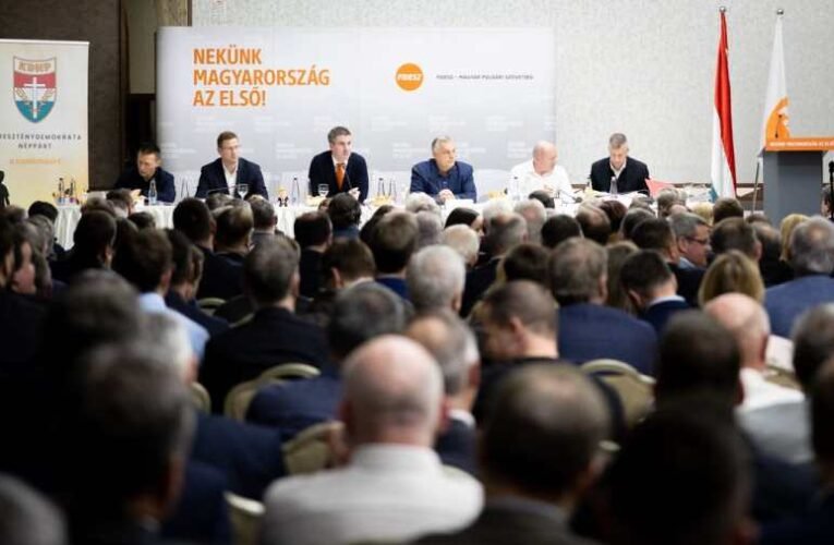 Orbán Viktor: Semmilyen előfeltétele nem adott Ukrajna uniós tagságának, így az szóba sem jöhet