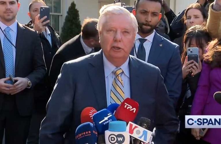 Elindult a lavina Zelenszkij ellen, már Lindsey Graham is követeli a lemondását