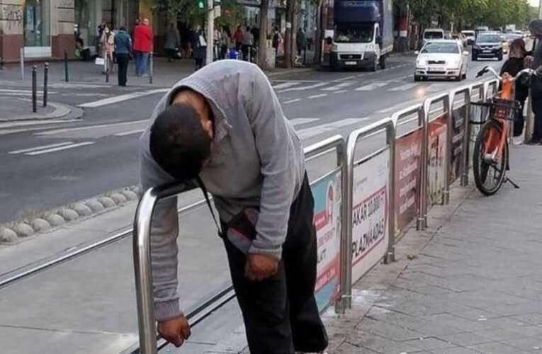 Drogosok lepték el Józsefvárost, áldatlan állapotok uralkodnak a kerületben