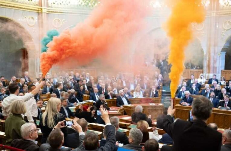 Akár tíz évre is börtönbe kerülhetnek a momentumos rendbontók