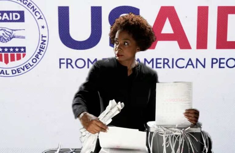 Az USAID munkatársai iratmegsemmisítésbe kezdtek