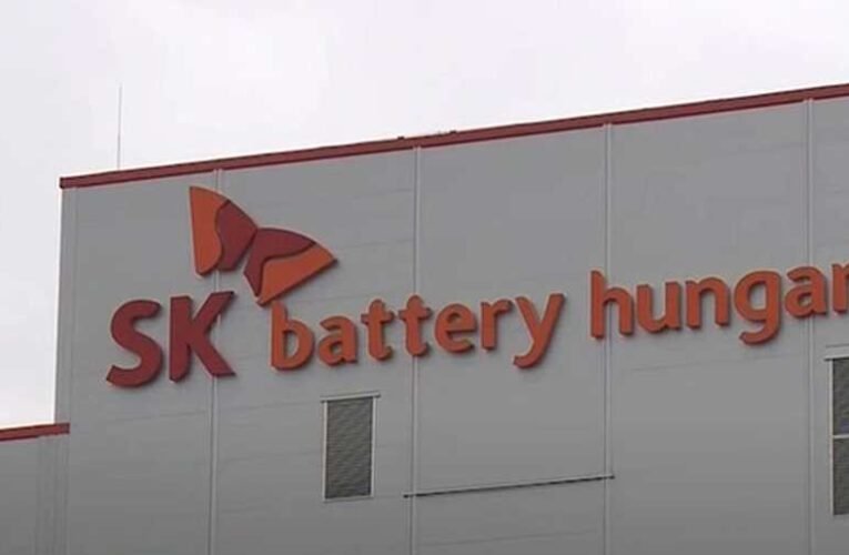 Suttyomban rúgják ki a magyar munkavállalókat az iváncsai akkumulátorgyárból