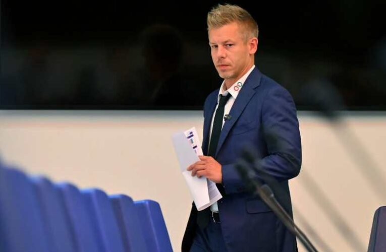 Elmebaj! – Magyar Péter szerint a Fidesz hamisította a nevét a botrányt okozó EP-határozatra