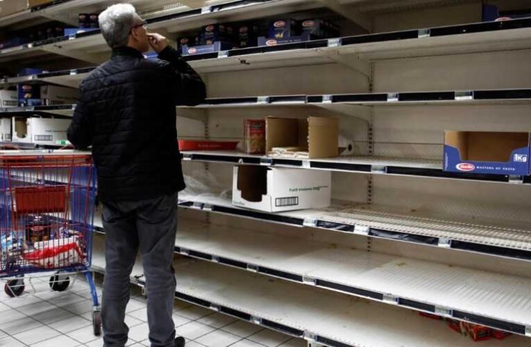 Lengyelország felszólította a lakosságot: halmozzanak fel vizet, gyógyszert és élelmiszert