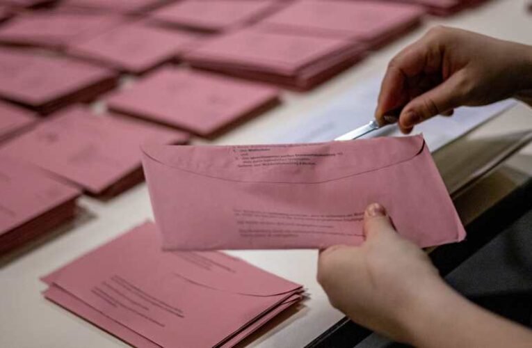 Súlyos választási botrány Németországban: halottak választhatták meg Friedrich Merz kormányát?