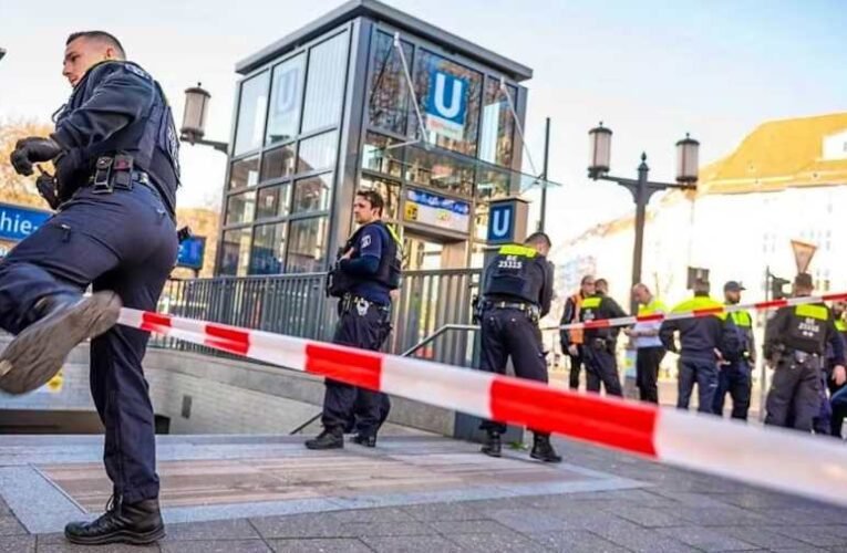 Késelés a berlini metrón, a képviselők újra megvizsgálnák a késtilalomról szóló rendeletet