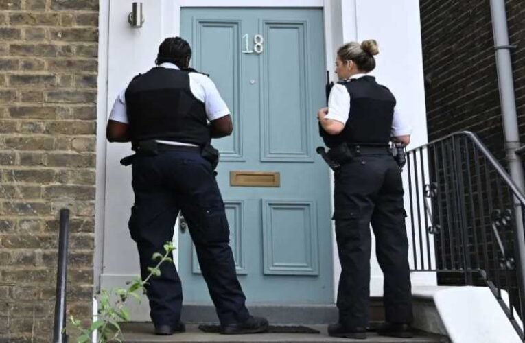 Nagy-Britannia, nagy „demokrácia” – Évente 12 000 britet tartóztatnak le közösségi médiában közzétett bejegyzések miatt