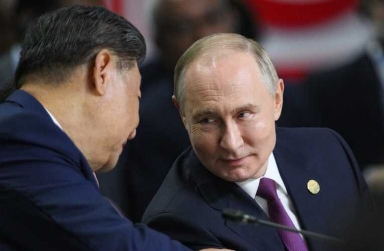 A Nyugat szétesőben, ezt kell tennie Oroszországnak és Kínának