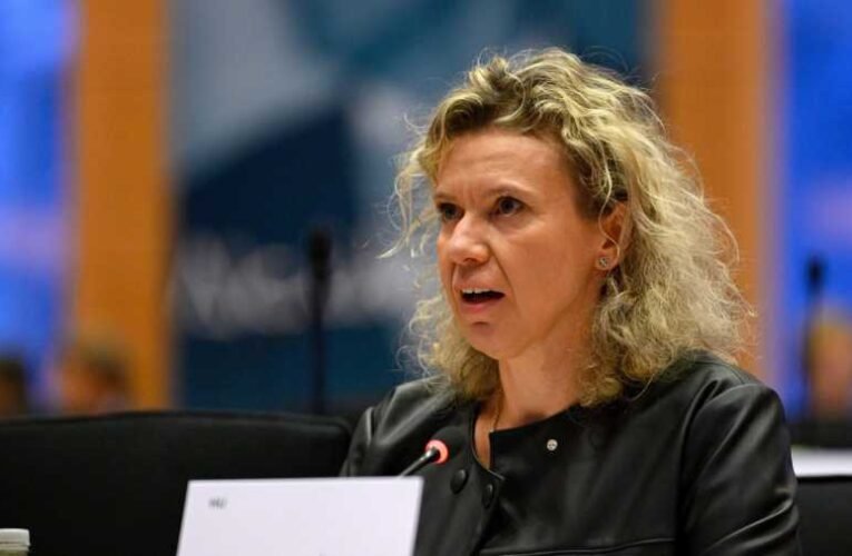 Bayer Zsolt tüntetést szervez szombatra a tiszás Kollár Kinga botránya miatt