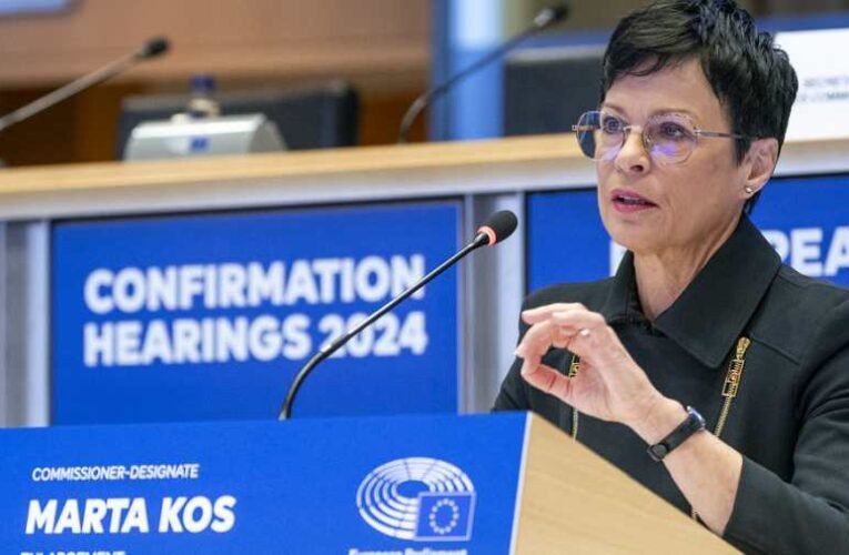 Az Európai Unió biztosa olyat mondott, amitől minden Kárpátalján élő magyarnak leesik az álla