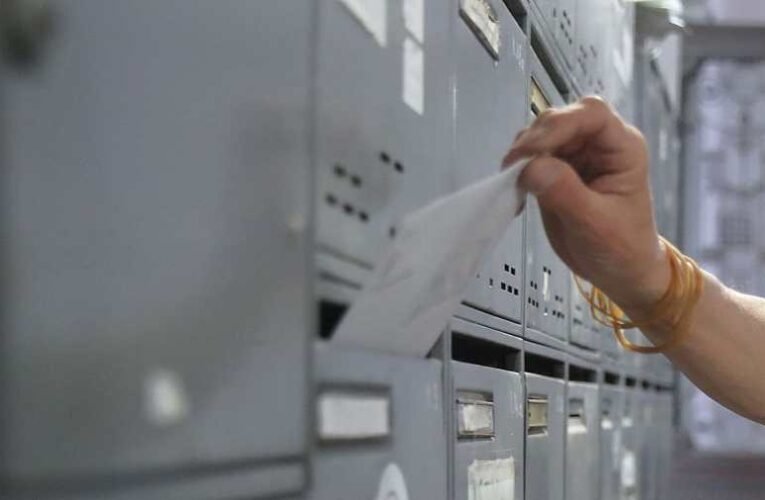 Tiszás aktivisták lopkodhatják a szavazólapokat a postaládákból