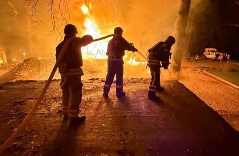 Súlyos rakéta- és dróntámadás érte Ukrajnát ma hajnalban (videóval frissítve)