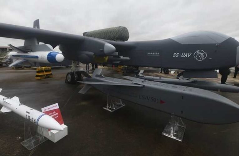 Kína hamarosan beüzemeli a világ első drón „anyahajóját” (videó)