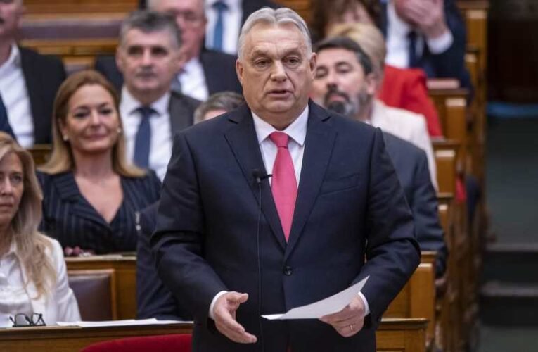 Orbán Viktortól megkérdezték a parlamentben, hogy mikor mond le