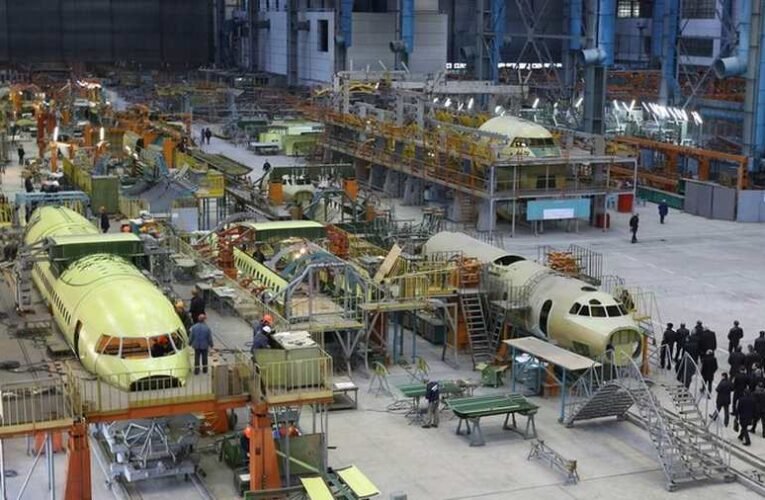 Jelentős orosz dróntámadás Kijev ellen (videó)