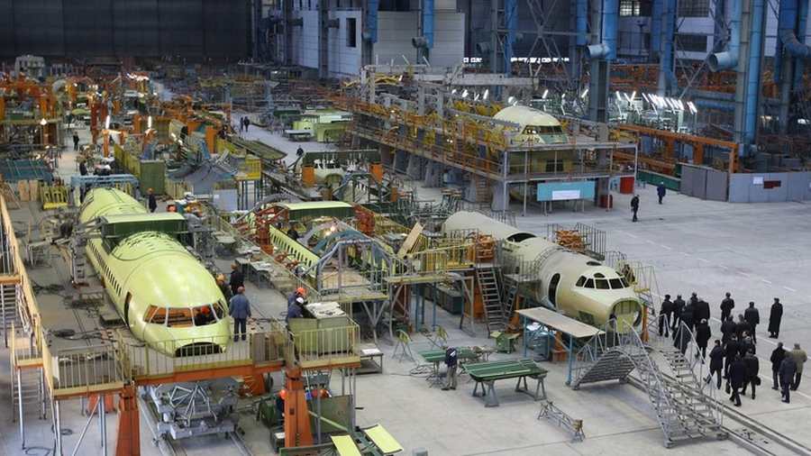 Kiemelt kép: illusztráció / Az Antonov repülőgépgyár összeszerelő üzeme Kijevben, Ukrajnában. © Sputnik / Sergey Mamontov