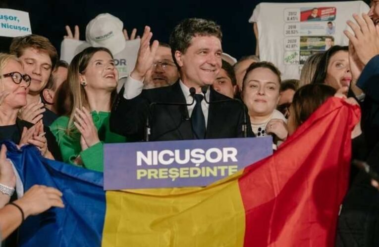 EU-párti jelölt nyerte a megismételt román elnökválasztást