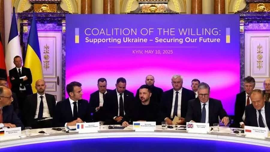 Kiemelt képen: az egyhónapos tűzszünetet követelő Macron francia, Zelenszkij ukrán elnök és Starmer brit miniszterelnök Kijevben, 2025. május 10-én. / Fotó: facebook