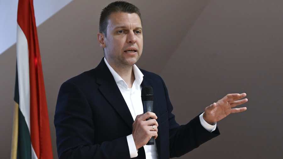 Kiemelt képen: Menczer Tamás, a Fidesz kommunikációs igazgatója – MTI/Koszticsák Szilárd