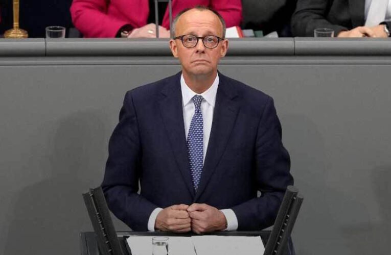 A német kancellár megfenyegette Magyarországot és Szlovákiát