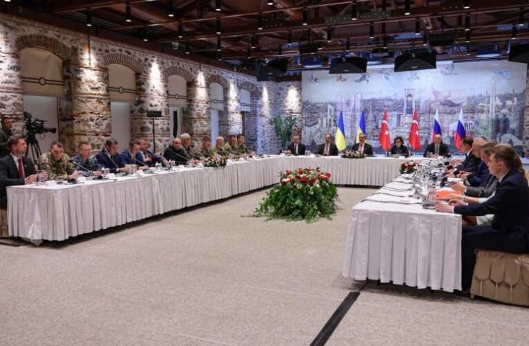 Megfenyegették az orosz tárgyalóküldöttség vezetőjének családját