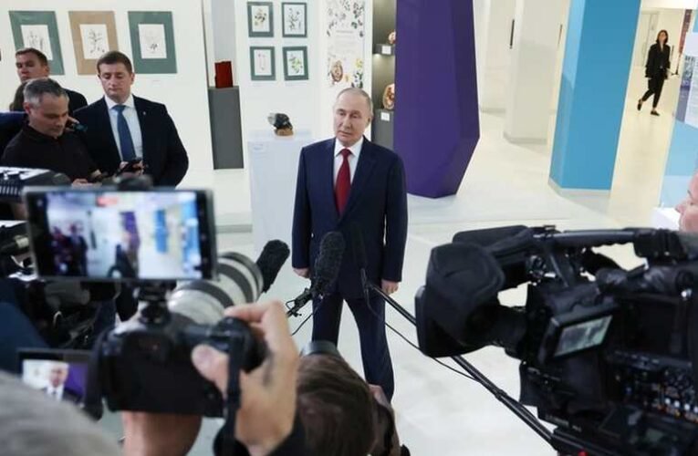 Véget ért Trump és Putyin telefonbeszélgetése