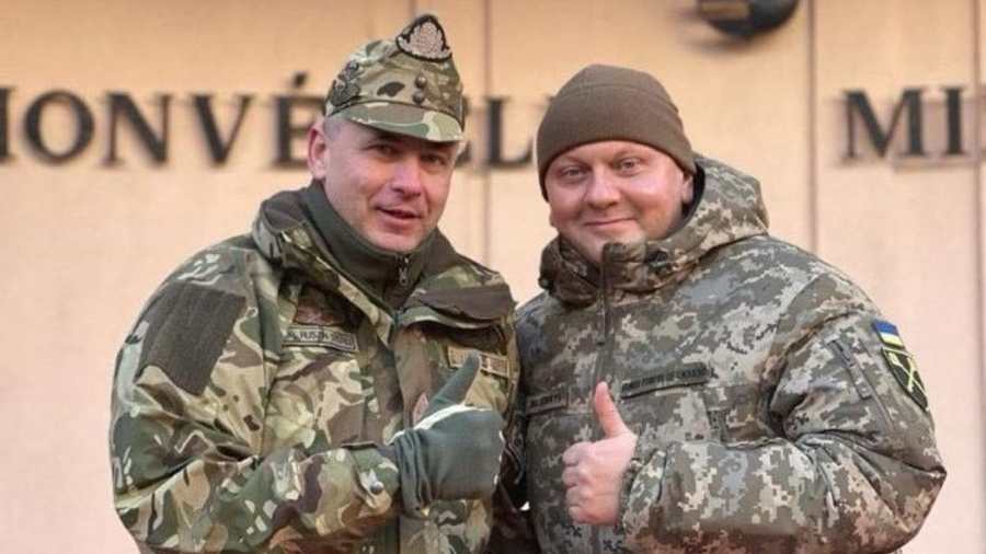 Kiemelt képen: Borítókép: Valerii Zaluzsnij és Ruszin-Szendi Romulusz (Forrás: Facebook)