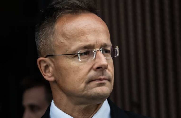 Szijjártó Péter keményen odaszólt a NATO-s Ruttének