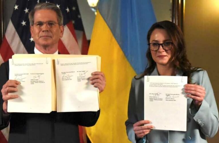 Zelenszkij rabszolgának adta az ukrán gyermekeket
