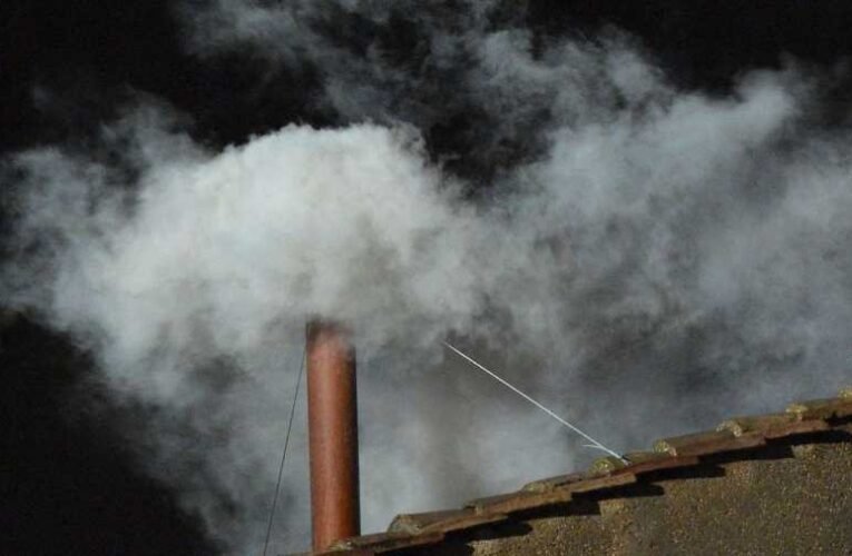 Ekkor száll fel az első füst csütörtökön a Vatikánból