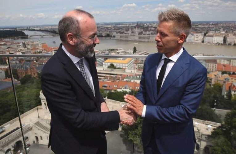 Váradra folyik (értsd: gyalogol) a Tisza… dr. Orbán Viktor ellen