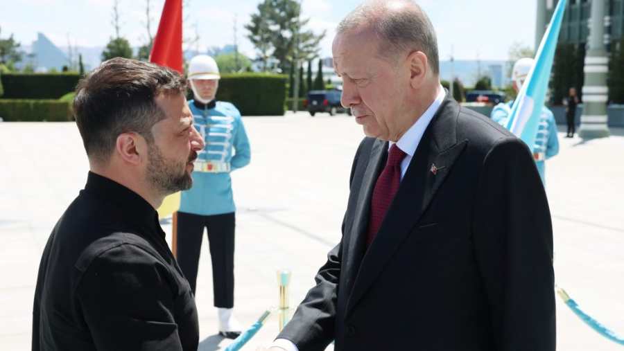 Kiemelt képen: Recep Tayyip Erdogan török elnök (j) és, Volodimir Zelenszkij Ankarában 2025. május 15-én (Fotó: MTI/EPA/Török elnöki sajtóiroda)