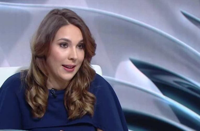 Halálosan megfenyegették Magyar Péter emberei a HírTV műsorvezetőjét