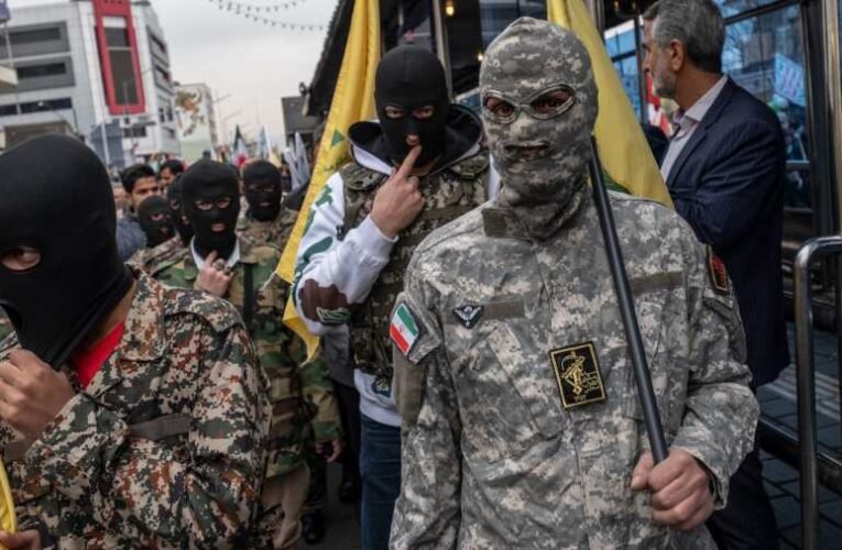 Amerikai szakértő: Iránban a Forradalmi Gárda is átveheti a hatalmat