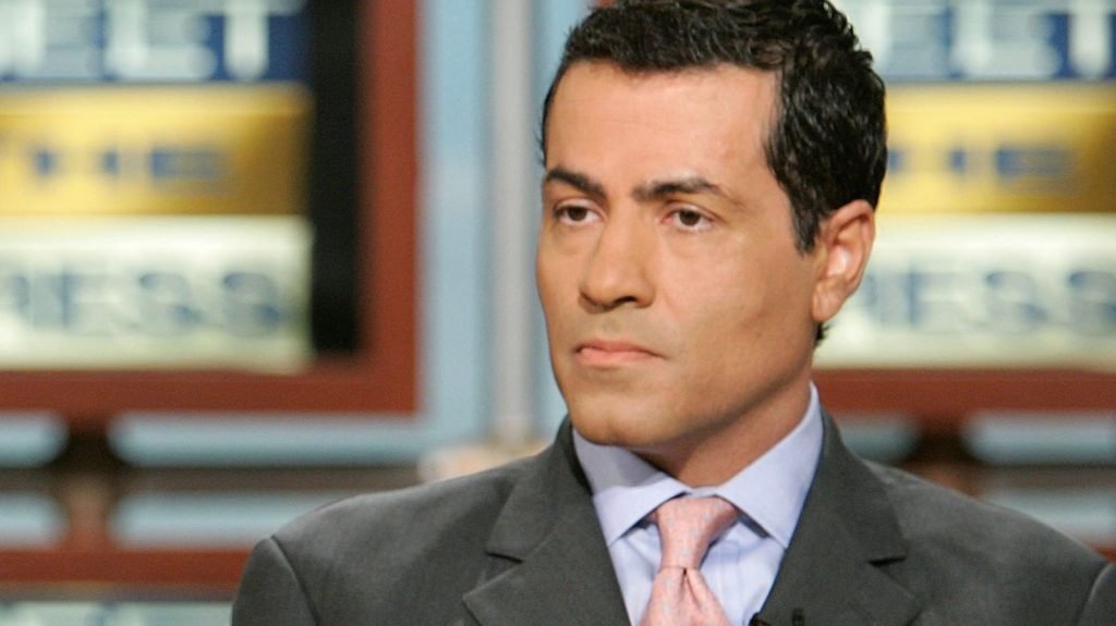  Vali Nasr, a Haditengerészeti Posztgraduális Iskola Nemzetbiztonsági Tanszékének professzora a Meet the Press című műsor felvételén az NBC stúdióiban 2006. augusztus 20-án Washingtonban (Fotó: Alex Wong/Getty Images)