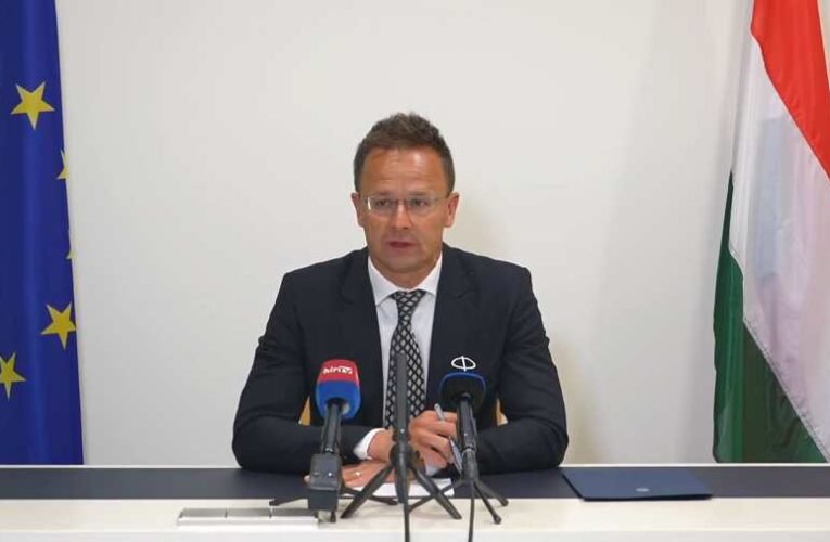 Szijjártó Péter: Brüsszel lefeküdt Kijevnek a von der Leyen–Zelenszkij tervvel, de Szlovákiával vétóztunk