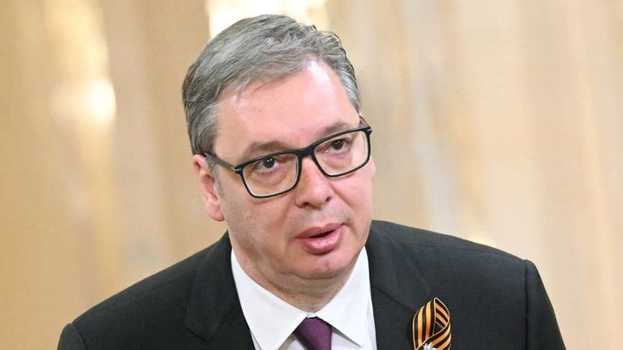 Kiemelt képen: Aleksandar Vučić szerb elnök a Kremlben, 2025. május 8-án. © Alexandr Kryazhev / RIA Novosti / Anadolu / Getty Images