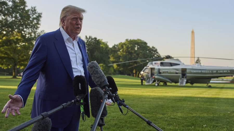 Kiemelt képen: Donald Trump amerikai elnök újságíróknak nyilatkozik a Fehér Ház déli oldalának zöld területén, Washingtonban, 2025. június 24-én. Fotó: © AP Photo/Evan Vucci