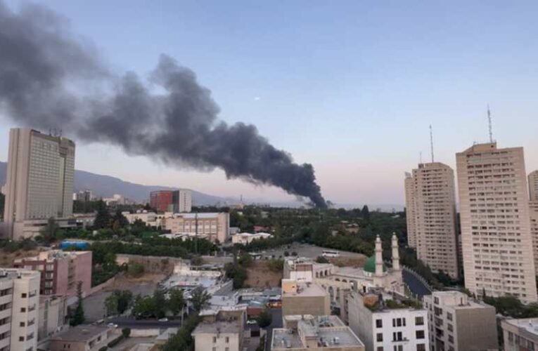 Izrael megtámadta az iráni állami műsorszolgáltató épületét