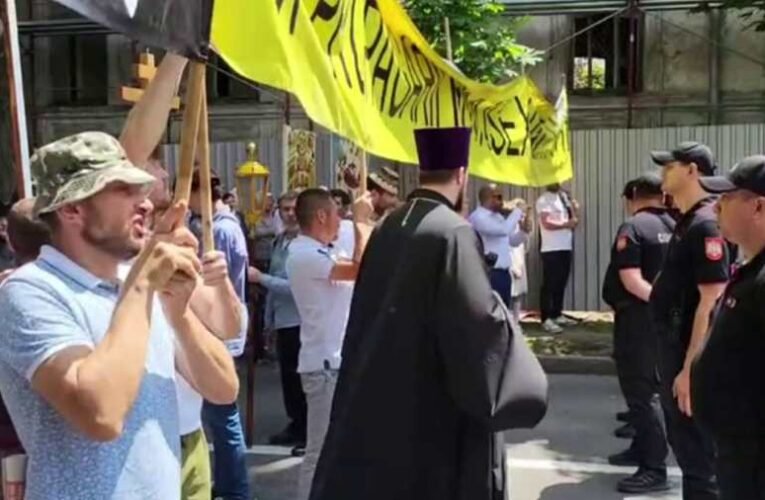 Az EU-ba tartó Moldovában a rendőrség brutálisan feloszlatta az LMBTQ-ellenes tüntetést