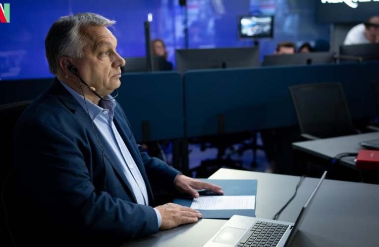 Történelmi pillanat: az űrben hívta fel Kapu Tibort Orbán Viktor