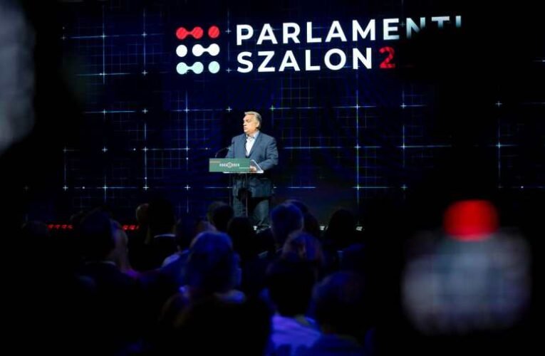 „Donald Trump nem a megváltónk” – jelentette ki tegnap este Orbán Viktor